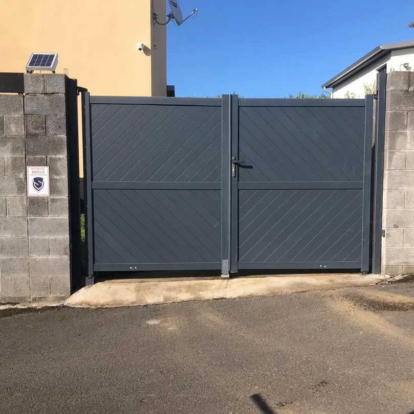 Portail aluminium design contemporain