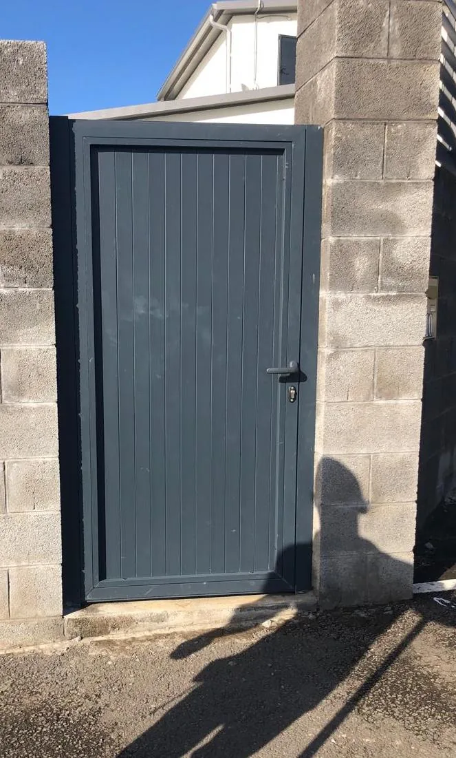 Portail coulissant aluminium anthracite